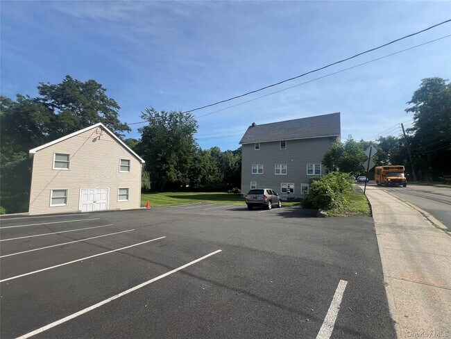 Building Photo - 1225 E Main St