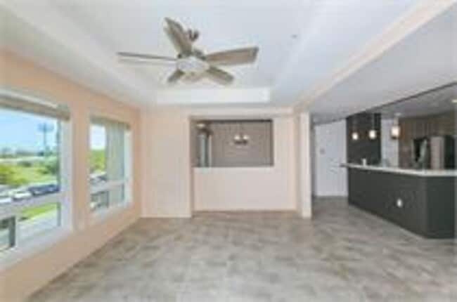 Building Photo - Live in the Heart of Kailua Town in this rarely available end unit!