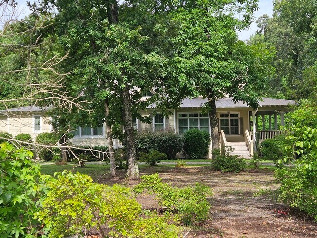 Building Photo - 1290 Tivoli Rd