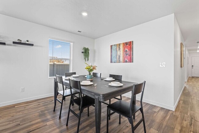 Building Photo - 8648 E Wishmore St