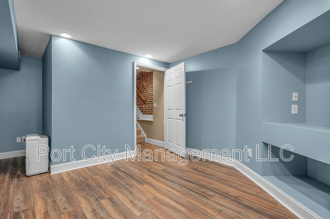 Building Photo - 131 S Bouldin St