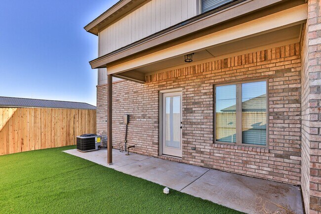 Building Photo - Modern Two Bedroom Townhome In Cooper!