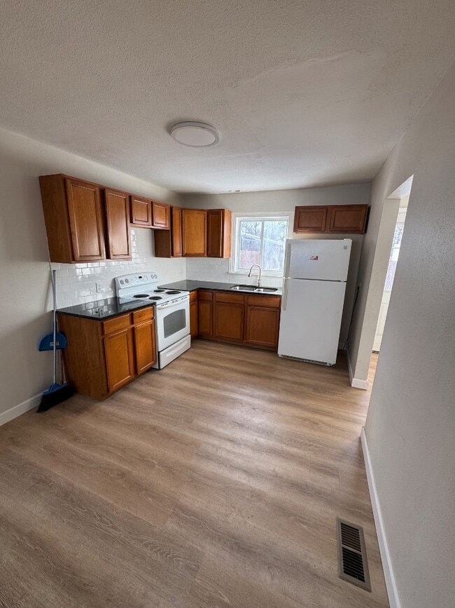 Building Photo - Nth 14 St