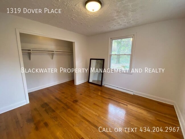 Building Photo - 1319 Dover Pl