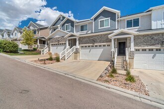 Building Photo - 4864 Spire Wy