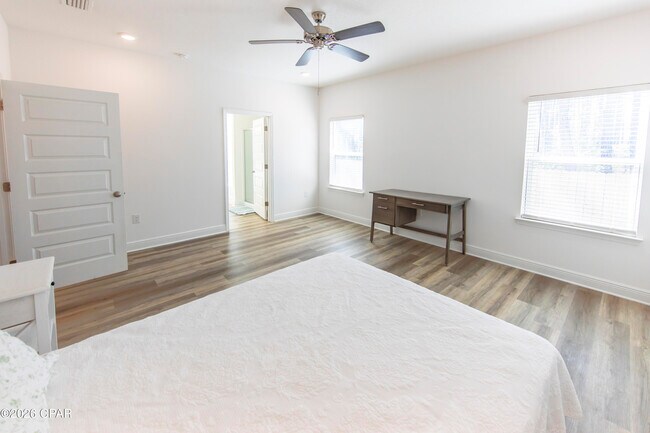 Building Photo - 609 Hancock Wy