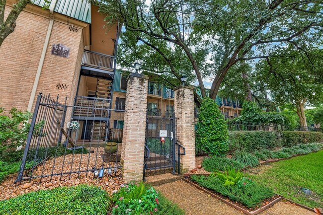 Building Photo - 4515 Briar Hollow Pl