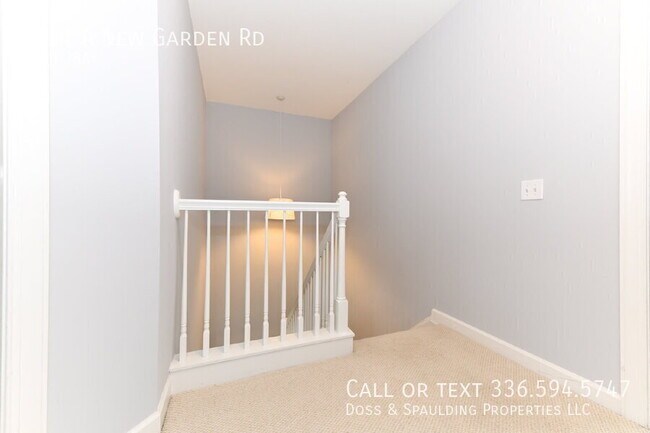 Building Photo - 1421 New Garden Rd