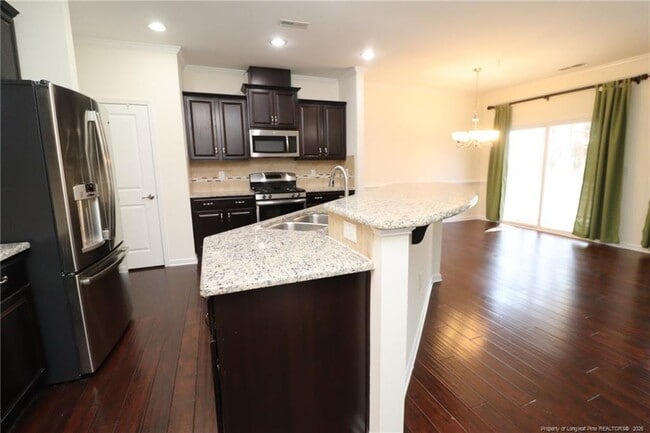 Building Photo - 208 Kylemore Cir