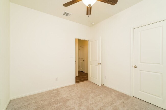 Building Photo - 141 Rubrum Rd