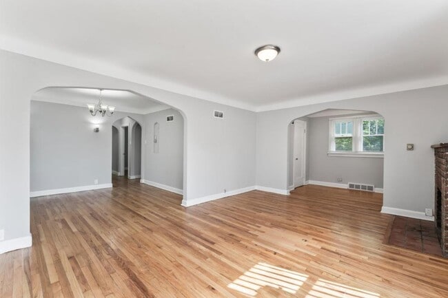 Building Photo - 5613 Jennings Station Rd