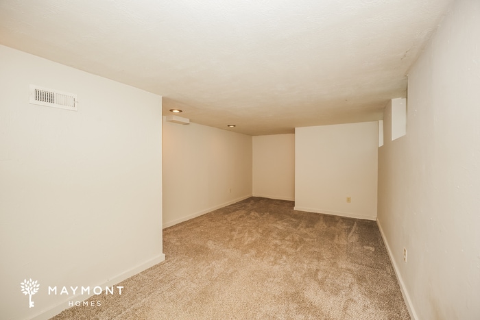 Building Photo - 632 E Smith Rd
