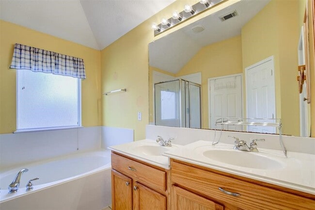 Building Photo - 2608 Easton Springs Ct