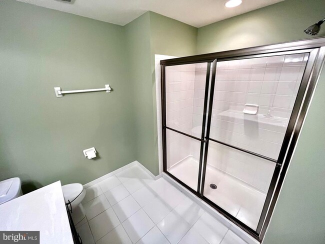 Building Photo - 302 Lexington Mews