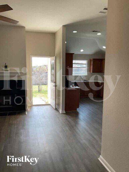 Building Photo - 8422 Cherisse Dr