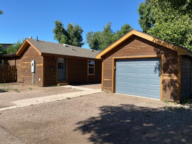 Building Photo - Updated Old Town 3 Bed 2 Bath Home w/ fenced yard and 1 car garage