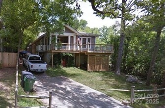 Building Photo - 1915 Hamorton Pl