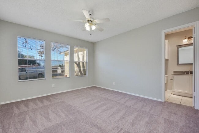 Building Photo - 9101 Japonica Ct