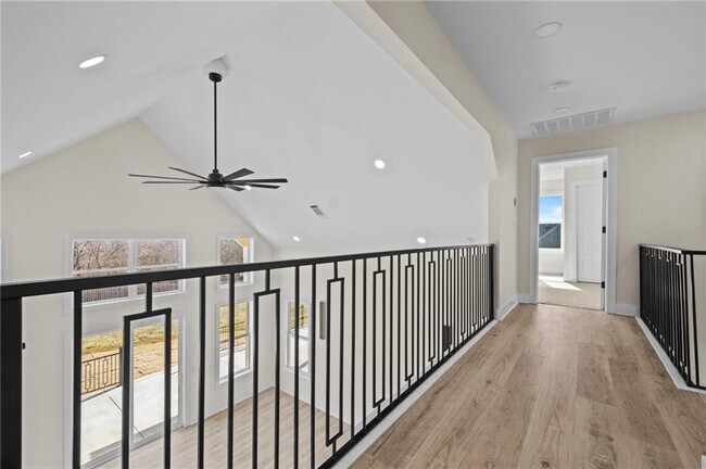 Building Photo - 2170 Hopkins Ln