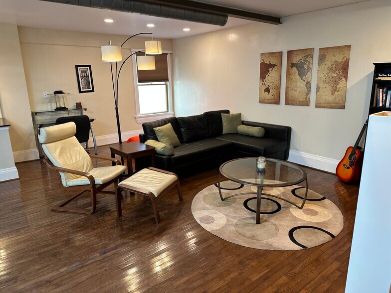 Building Photo - 3 W Hollister St