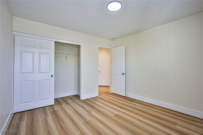 Building Photo - 8338 Lavender Jade Ct