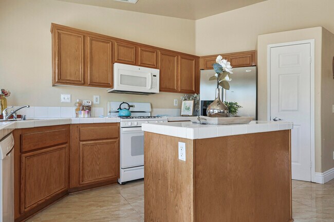 Building Photo - 45930 Las Colinas