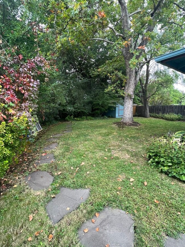 Building Photo - Comfy, four bedroom home in East Medford |...