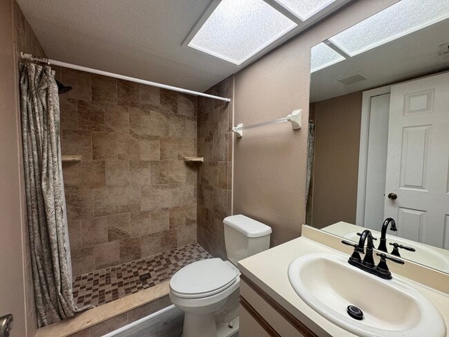 Building Photo - 3BR 3BA Townhome w/ Beach View +  Pool + Updated Kitchen + Balcony/Patio in Hidden Harbour