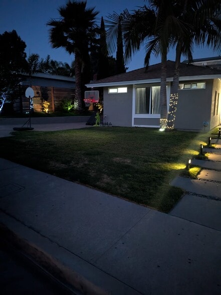 Building Photo - 6097 Charae St