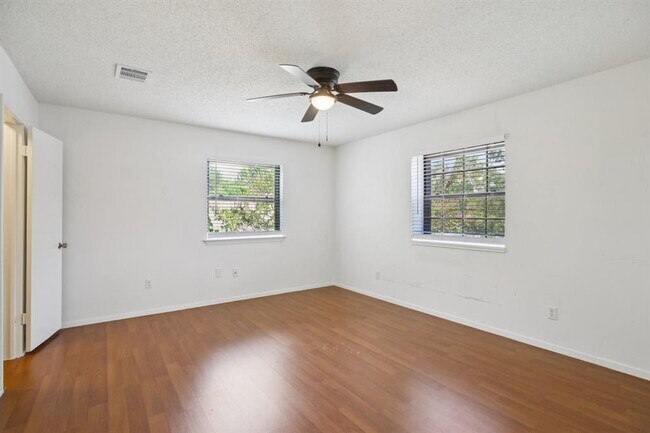 Building Photo - 1300 Tuxford Cove