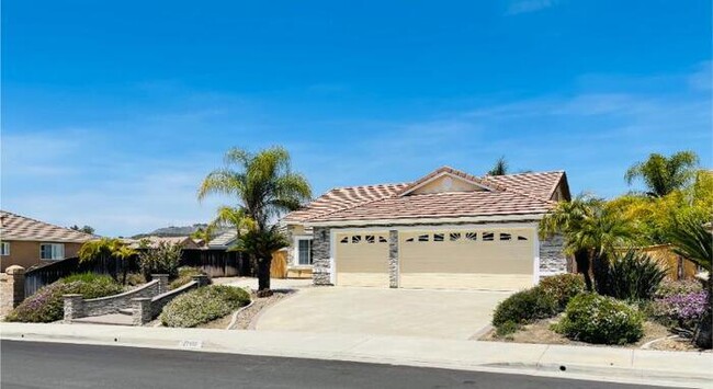 Building Photo - 27970 Sunlight Ct