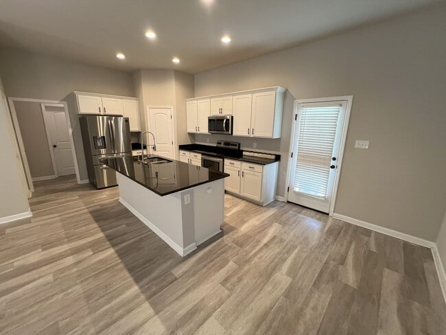 Building Photo - Charming 4 Bedroom, 2 bath Home in Gonzale...