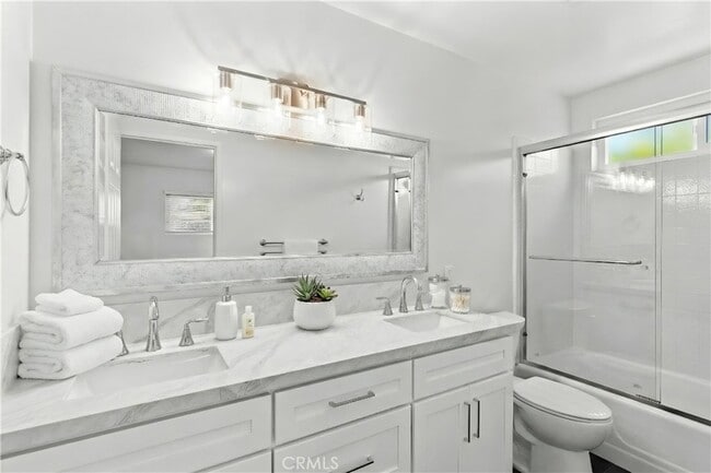 Building Photo - 7425 Garden Grove Ave