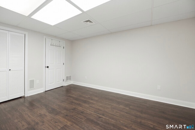 Building Photo - 1463 Black Rock Tpke