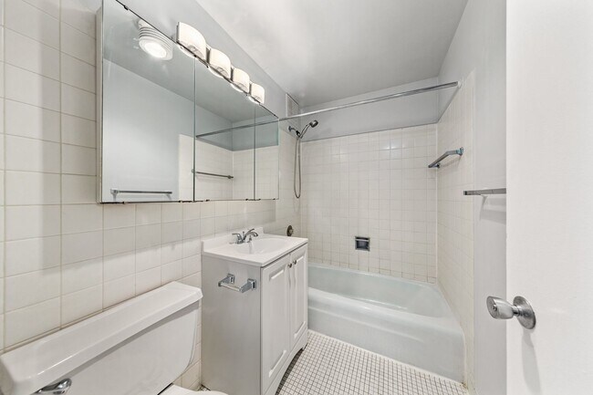 Building Photo - 655 W Irving Park Rd