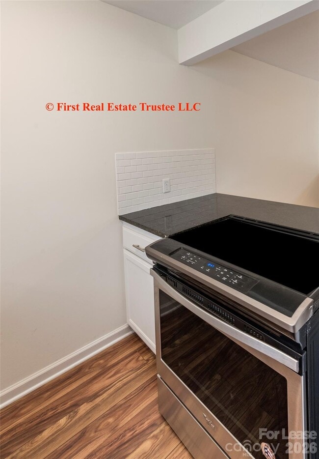 Building Photo - 7930 Charter Oak Ln