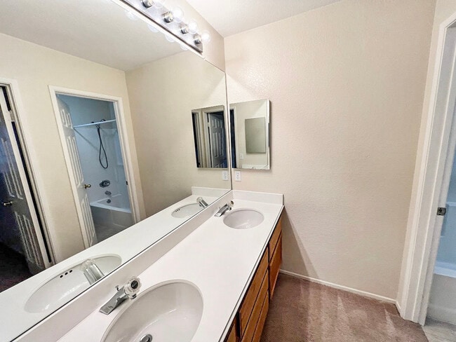 Building Photo - 593 Via Armado