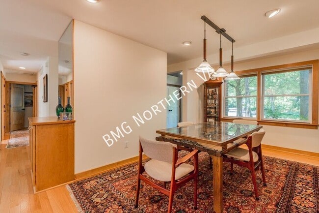 Building Photo - 3404 Mansfield Rd