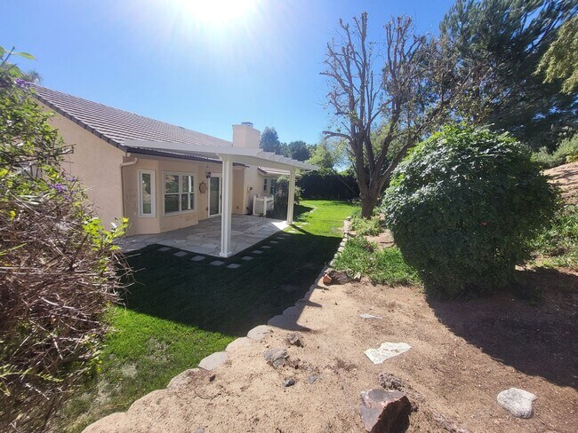 Building Photo - REALLY Cute 4 BR in The Vineyard with RV Parking - 11,000sf Lot + Designer Touches