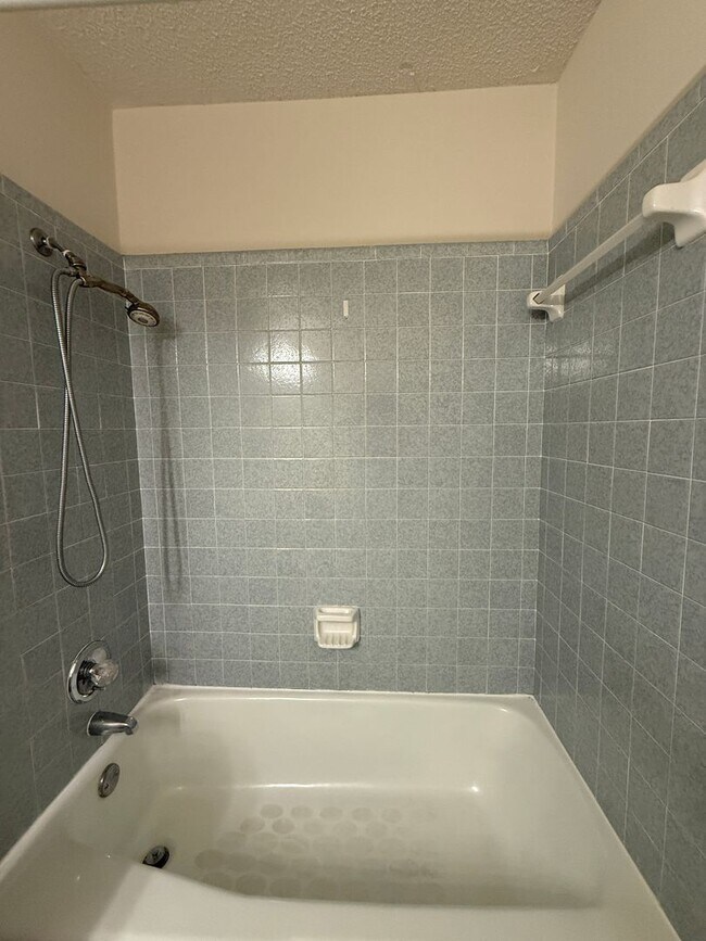 Building Photo - NEAR GOLF COURSE - WELL ESTABLISHED SPICEW...