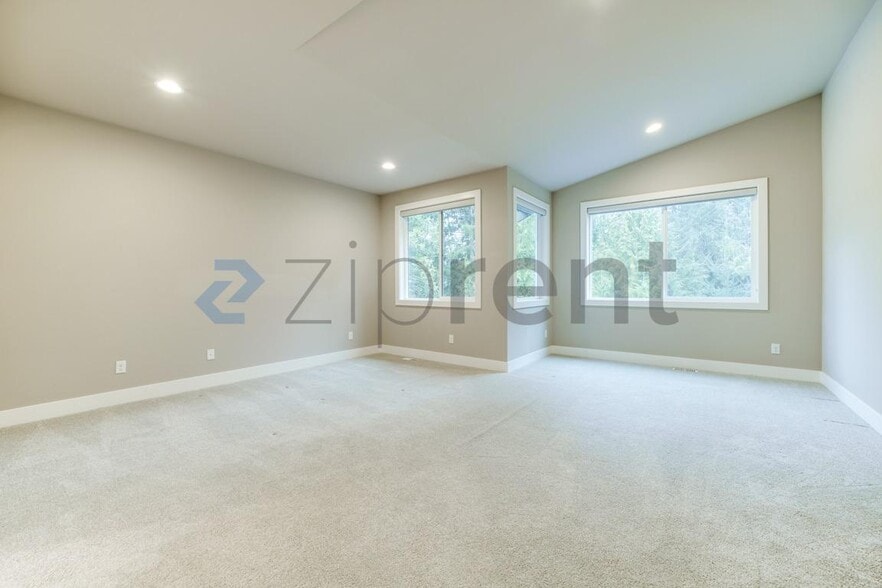 Building Photo - 24308 NE 24th St