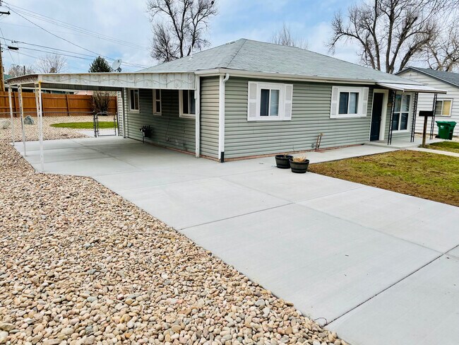 Building Photo - 911 Zion St