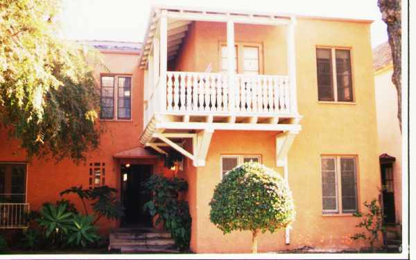 Building Photo - 148 S Elm Dr