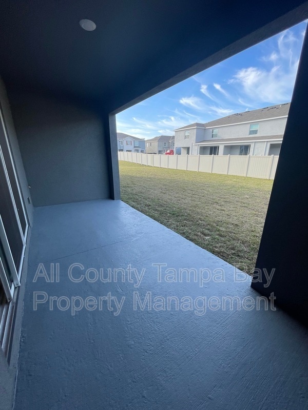 Building Photo - 33061 Major Oak Dr