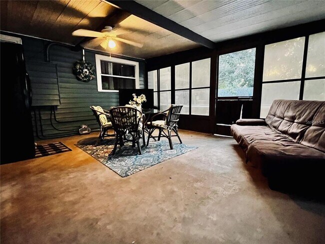 Building Photo - 6710 Kingswood Dr N