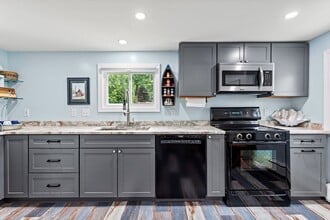 Building Photo - 31 Foote St