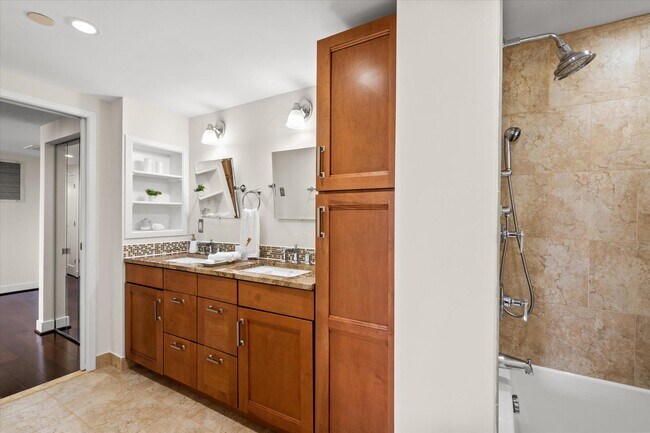 Building Photo - 1530 Key Blvd