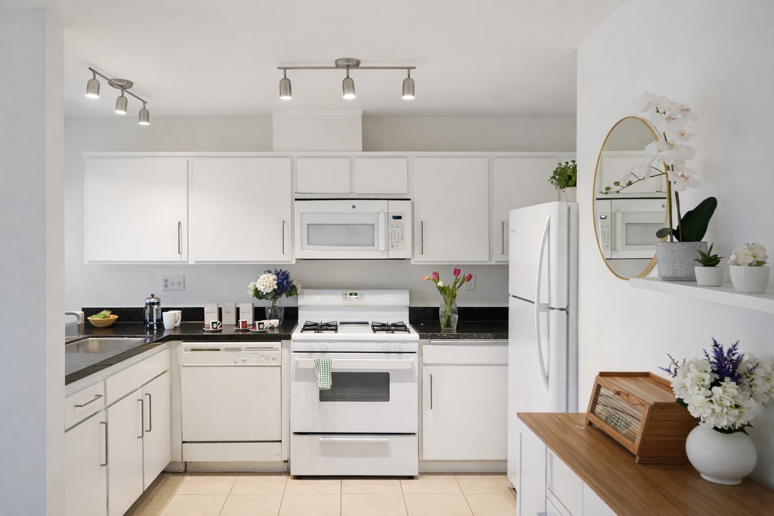 Newly Renovated Kitchen with Brand New Appliances - 4401 Kraft Ave