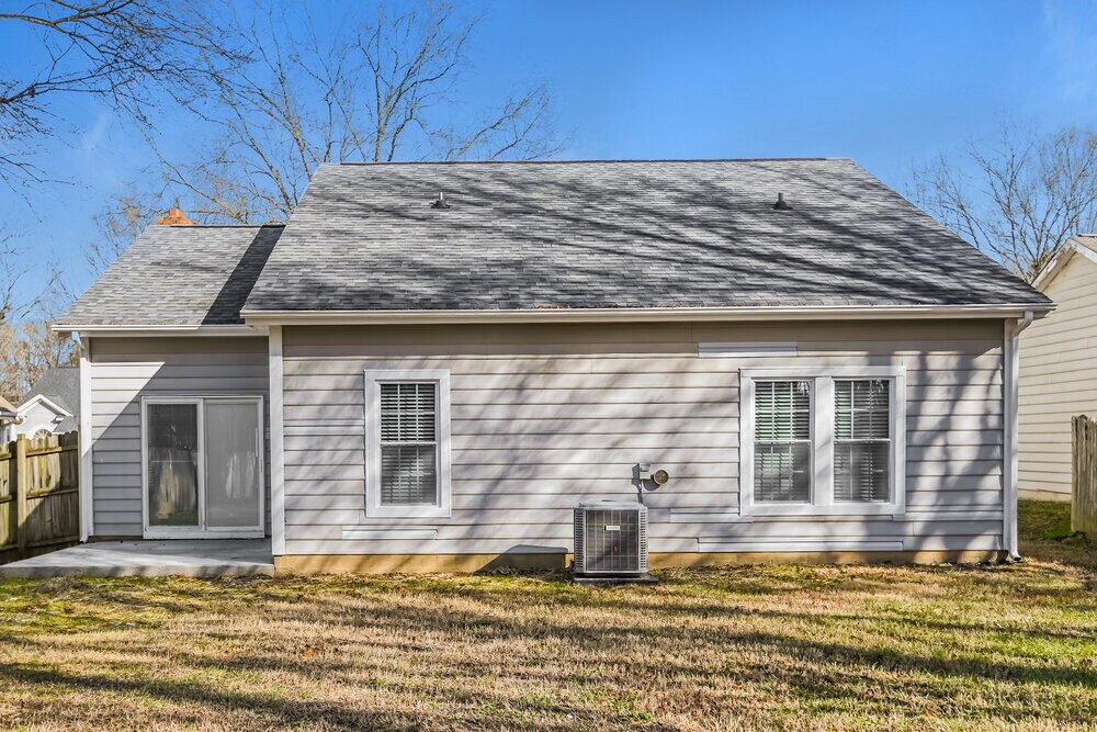 Building Photo - 2117 David Earl Dr