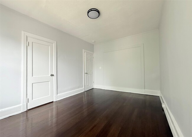 Building Photo - 230 Mamaroneck Ave
